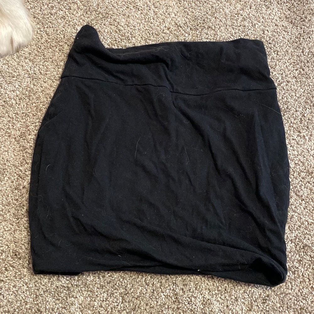 Black knit skirt